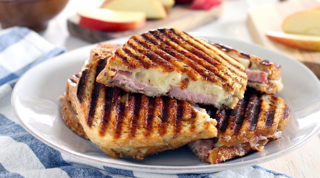 P9. Goodfella Panini.